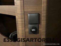 ADRIA SONIC SUPREME EDITION 700 DL ALDE GARAGE 140 cv letti gemelli GAMMA 2025 FACE TO FACE pieno