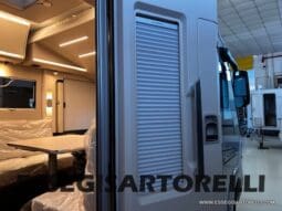 ADRIA SONIC SUPREME EDITION 700 DL ALDE GARAGE 140 cv letti gemelli GAMMA 2025 FACE TO FACE pieno