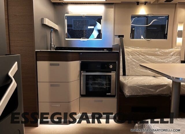 ADRIA SONIC SUPREME EDITION 700 DL ALDE GARAGE 140 cv letti gemelli GAMMA 2025 FACE TO FACE pieno