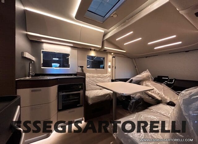 ADRIA SONIC SUPREME EDITION 700 DL ALDE GARAGE 140 cv letti gemelli GAMMA 2025 FACE TO FACE pieno