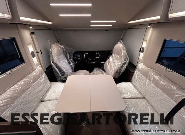 ADRIA SONIC SUPREME EDITION 700 DL ALDE GARAGE 140 cv letti gemelli GAMMA 2025 FACE TO FACE pieno