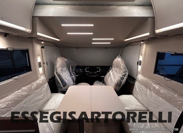 ADRIA SONIC SUPREME EDITION 700 DL ALDE GARAGE 140 cv letti gemelli GAMMA 2025 FACE TO FACE pieno