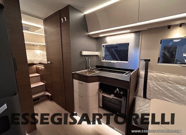 ADRIA SONIC SUPREME EDITION 700 DL ALDE GARAGE 140 cv letti gemelli GAMMA 2025 FACE TO FACE pieno