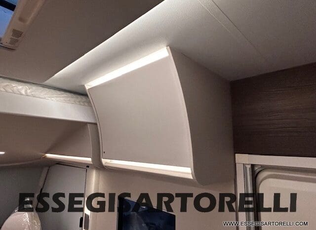 ADRIA SONIC SUPREME EDITION 700 DL ALDE GARAGE 140 cv letti gemelli GAMMA 2025 FACE TO FACE pieno