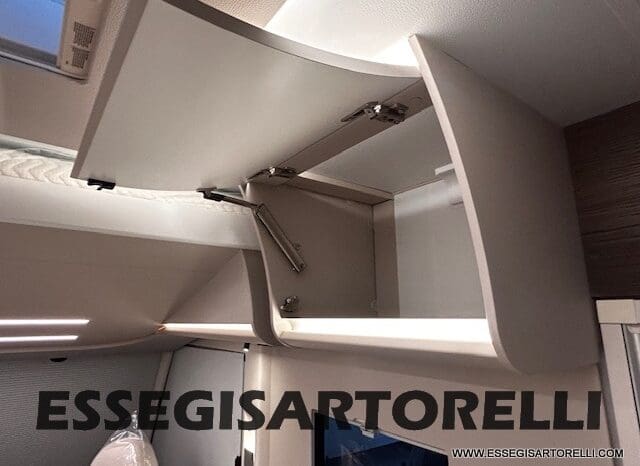 ADRIA SONIC SUPREME EDITION 700 DL ALDE GARAGE 140 cv letti gemelli GAMMA 2025 FACE TO FACE pieno