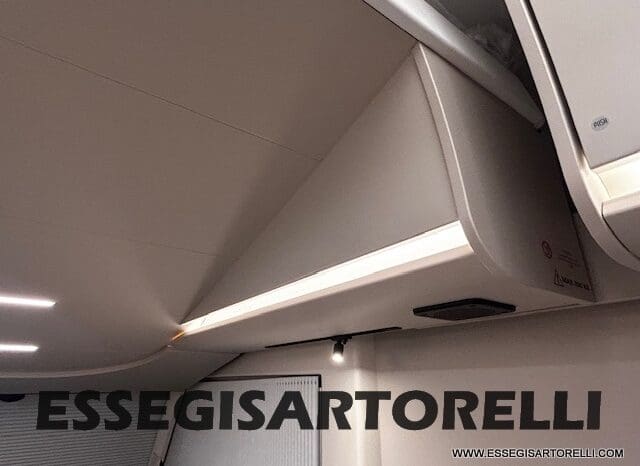 ADRIA SONIC SUPREME EDITION 700 DL ALDE GARAGE 140 cv letti gemelli GAMMA 2025 FACE TO FACE pieno