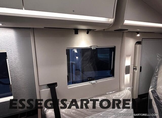 ADRIA SONIC SUPREME EDITION 700 DL ALDE GARAGE 140 cv letti gemelli GAMMA 2025 FACE TO FACE pieno