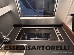 ADRIA SONIC SUPREME EDITION 700 DL ALDE GARAGE 140 cv letti gemelli GAMMA 2025 FACE TO FACE pieno