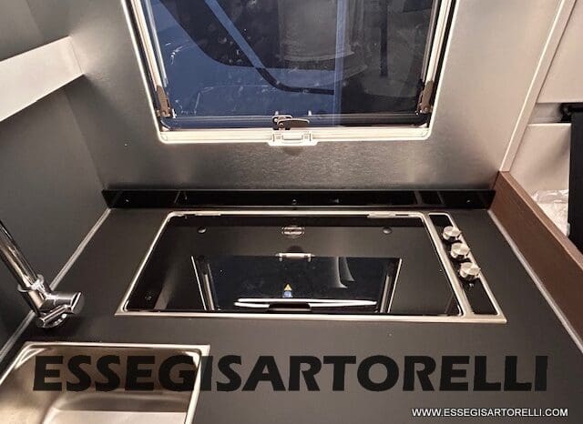 ADRIA SONIC SUPREME EDITION 700 DL ALDE GARAGE 140 cv letti gemelli GAMMA 2025 FACE TO FACE pieno