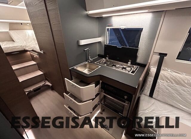 ADRIA SONIC SUPREME EDITION 700 DL ALDE GARAGE 140 cv letti gemelli GAMMA 2025 FACE TO FACE pieno