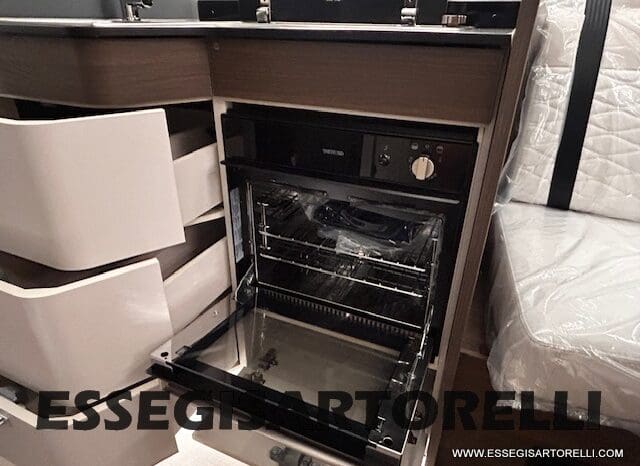 ADRIA SONIC SUPREME EDITION 700 DL ALDE GARAGE 140 cv letti gemelli GAMMA 2025 FACE TO FACE pieno