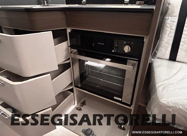 ADRIA SONIC SUPREME EDITION 700 DL ALDE GARAGE 140 cv letti gemelli GAMMA 2025 FACE TO FACE pieno
