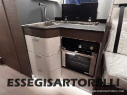 ADRIA SONIC SUPREME EDITION 700 DL ALDE GARAGE 140 cv letti gemelli GAMMA 2025 FACE TO FACE pieno