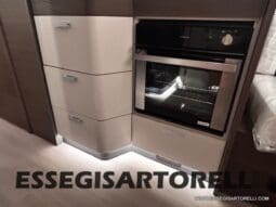 ADRIA SONIC SUPREME EDITION 700 DL ALDE GARAGE 140 cv letti gemelli GAMMA 2025 FACE TO FACE pieno