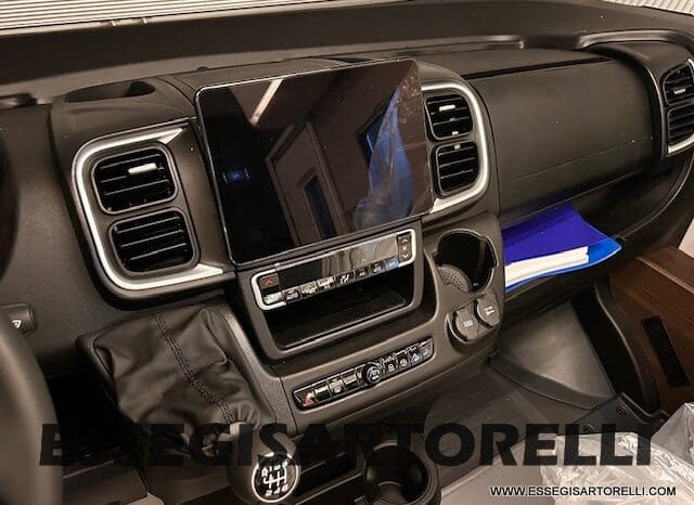 ADRIA SONIC SUPREME EDITION 700 DL ALDE GARAGE 140 cv letti gemelli GAMMA 2025 FACE TO FACE pieno