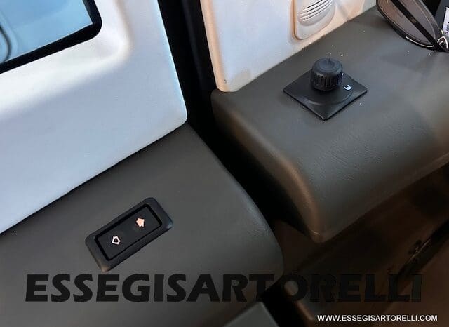 ADRIA SONIC SUPREME EDITION 700 DL ALDE GARAGE 140 cv letti gemelli GAMMA 2025 FACE TO FACE pieno
