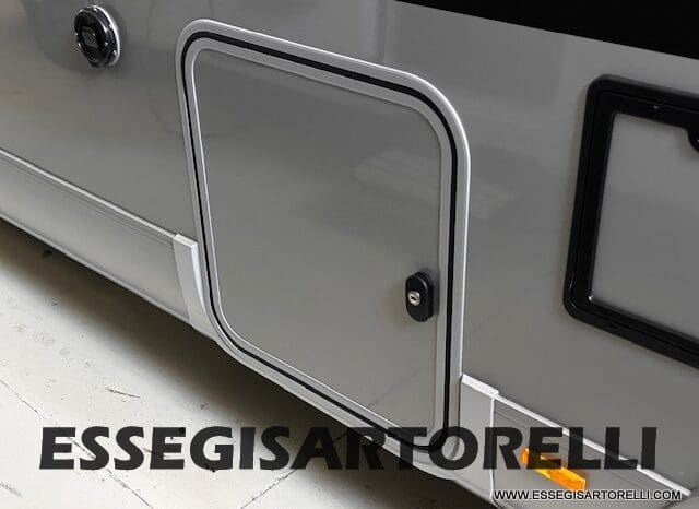 ADRIA SONIC SUPREME EDITION 700 DL ALDE GARAGE 140 cv letti gemelli GAMMA 2025 FACE TO FACE pieno