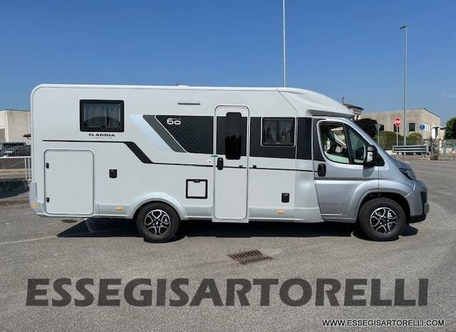 ADRIA COMPACT 60° SELECTION 600 DL AUTOMATICO SILVER 2025 GEMELLI GARAGE pieno