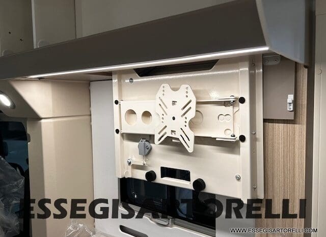 ADRIA COMPACT 60° SELECTION 600 DL AUTOMATICO SILVER 2025 GEMELLI GARAGE pieno