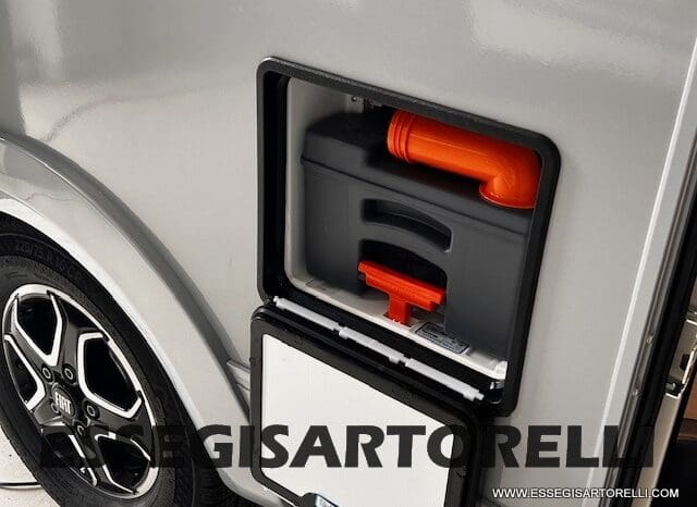 ADRIA COMPACT 60° SELECTION 600 DL AUTOMATICO SILVER 2025 GEMELLI GARAGE pieno