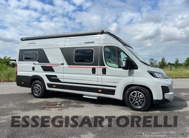 ADRIA NEW TWIN SPORTS MY 2025 SUPREME EDITION 640 SGX SKYROOF APRIBILE EXPEDITION 636 pieno
