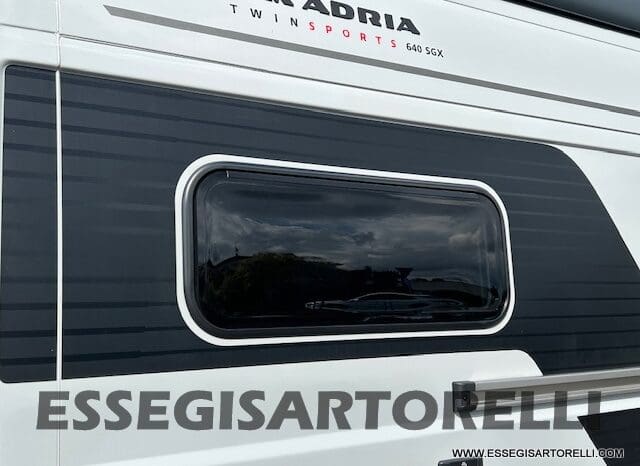 ADRIA NEW TWIN SPORTS MY 2025 SUPREME EDITION 640 SGX SKYROOF APRIBILE EXPEDITION 636 pieno