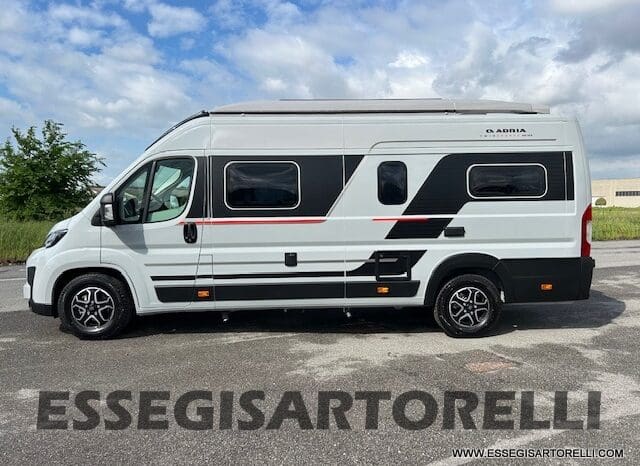 ADRIA NEW TWIN SPORTS MY 2025 SUPREME EDITION 640 SGX SKYROOF APRIBILE EXPEDITION 636 pieno