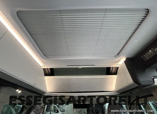ADRIA NEW TWIN SPORTS MY 2025 SUPREME EDITION 640 SGX SKYROOF APRIBILE EXPEDITION 636 pieno