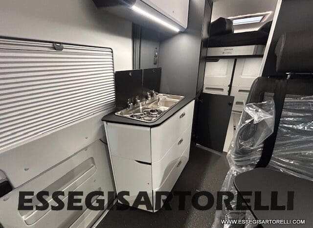 ADRIA NEW TWIN SPORTS MY 2025 SUPREME EDITION 640 SGX SKYROOF APRIBILE EXPEDITION 636 pieno