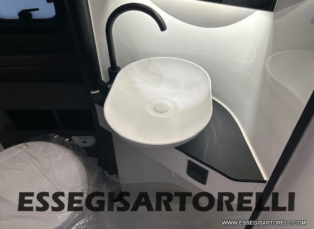 ADRIA NEW TWIN SPORTS MY 2025 SUPREME EDITION 640 SGX SKYROOF APRIBILE EXPEDITION 636 pieno