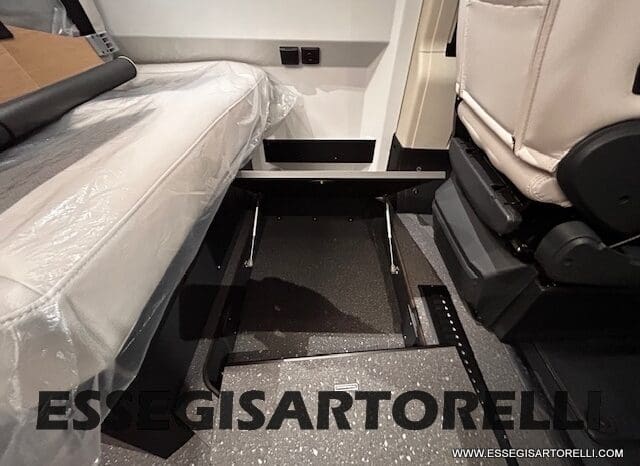 ADRIA TWIN 60° SELECTION 640 SGX PTR AUTOMATICO SILVER 2025 (POP TOP ROOF) POPUOP pieno