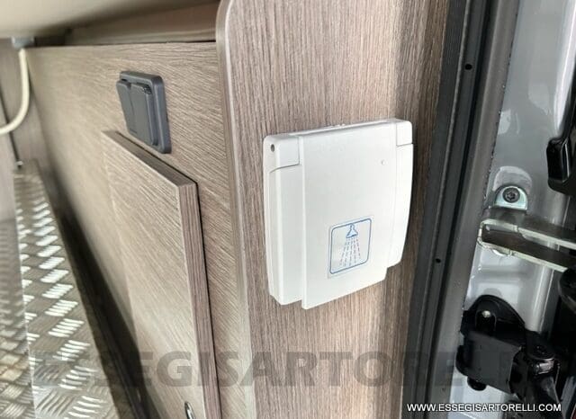 CHAUSSON PREMIUM V 690 AUTOMATICO 2023 POWER UNIPROPR. VAN 636 DOPPIO CLIMA FULL KM 6.108 pieno