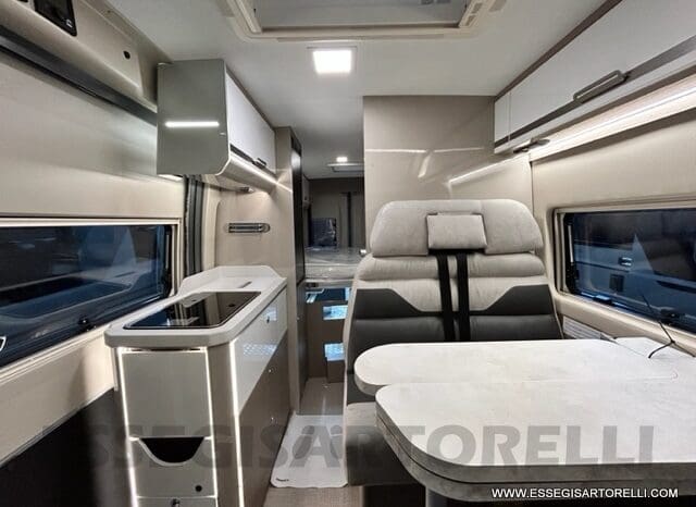 CHAUSSON PREMIUM V 690 AUTOMATICO 2023 POWER UNIPROPR. VAN 636 DOPPIO CLIMA FULL KM 6.108 pieno