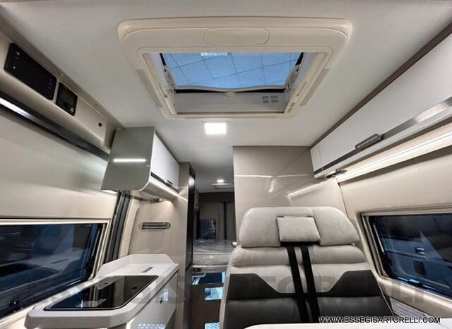 CHAUSSON PREMIUM V 690 AUTOMATICO 2023 POWER UNIPROPR. VAN 636 DOPPIO CLIMA FULL KM 6.108 pieno