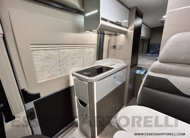 CHAUSSON PREMIUM V 690 AUTOMATICO 2023 POWER UNIPROPR. VAN 636 DOPPIO CLIMA FULL KM 6.108 pieno