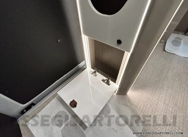 CHAUSSON PREMIUM V 690 AUTOMATICO 2023 POWER UNIPROPR. VAN 636 DOPPIO CLIMA FULL KM 6.108 pieno