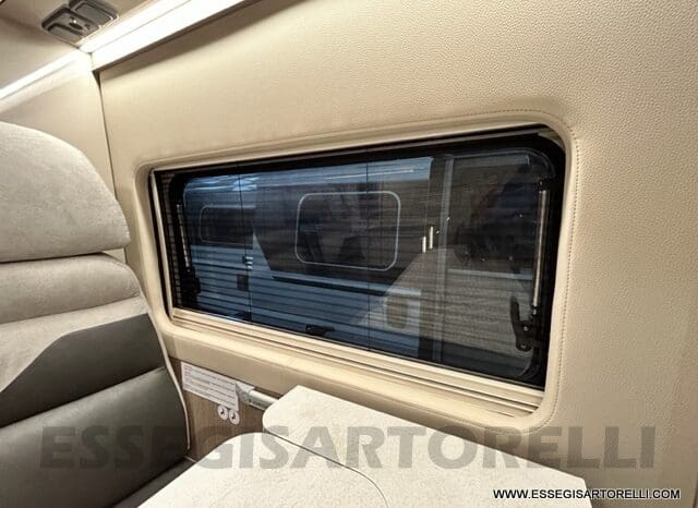 CHAUSSON PREMIUM V 690 AUTOMATICO 2023 POWER UNIPROPR. VAN 636 DOPPIO CLIMA FULL KM 6.108 pieno