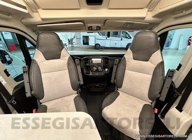 CHAUSSON PREMIUM V 690 AUTOMATICO 2023 POWER UNIPROPR. VAN 636 DOPPIO CLIMA FULL KM 6.108 pieno