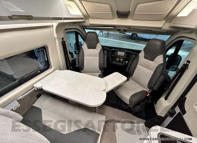 CHAUSSON PREMIUM V 690 AUTOMATICO 2023 POWER UNIPROPR. VAN 636 DOPPIO CLIMA FULL KM 6.108 pieno