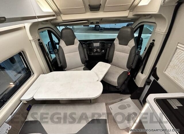 CHAUSSON PREMIUM V 690 AUTOMATICO 2023 POWER UNIPROPR. VAN 636 DOPPIO CLIMA FULL KM 6.108 pieno