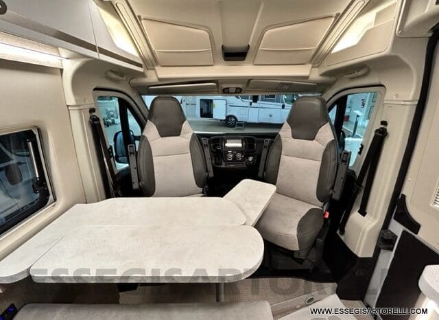 CHAUSSON PREMIUM V 690 AUTOMATICO 2023 POWER UNIPROPR. VAN 636 DOPPIO CLIMA FULL KM 6.108 pieno