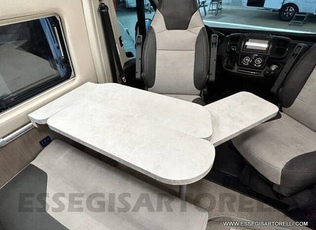 CHAUSSON PREMIUM V 690 AUTOMATICO 2023 POWER UNIPROPR. VAN 636 DOPPIO CLIMA FULL KM 6.108 pieno
