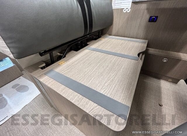 CHAUSSON PREMIUM V 690 AUTOMATICO 2023 POWER UNIPROPR. VAN 636 DOPPIO CLIMA FULL KM 6.108 pieno