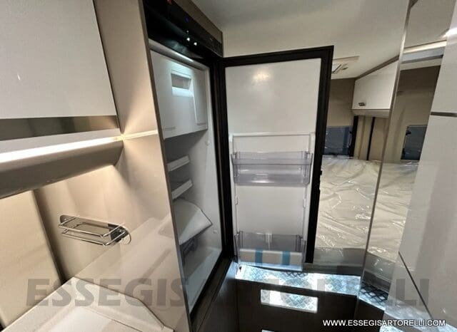 CHAUSSON PREMIUM V 690 AUTOMATICO 2023 POWER UNIPROPR. VAN 636 DOPPIO CLIMA FULL KM 6.108 pieno