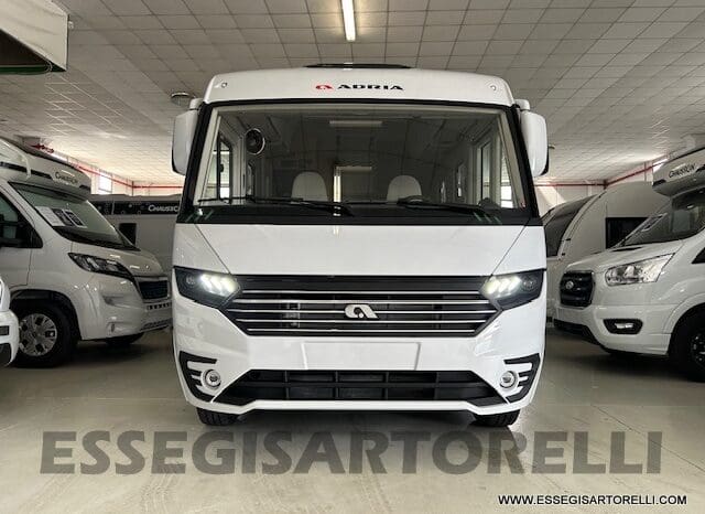 ADRIA SONIC PLUS 700 DL GARAGE 140 cv letti gemelli GAMMA 2025 FACE TO FACE AUTOMATICO pieno