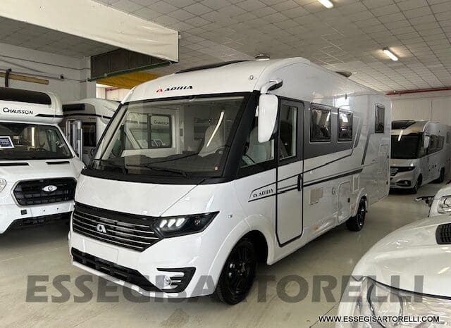 ADRIA SONIC PLUS 700 DL GARAGE 140 cv letti gemelli GAMMA 2025 FACE TO FACE AUTOMATICO pieno