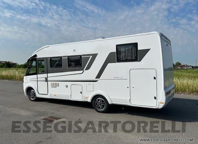 ADRIA SONIC PLUS 700 DL GARAGE 140 cv letti gemelli GAMMA 2025 FACE TO FACE AUTOMATICO pieno