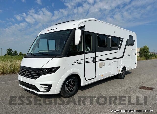 ADRIA SONIC PLUS 700 DL GARAGE 140 cv letti gemelli GAMMA 2025 FACE TO FACE AUTOMATICO pieno