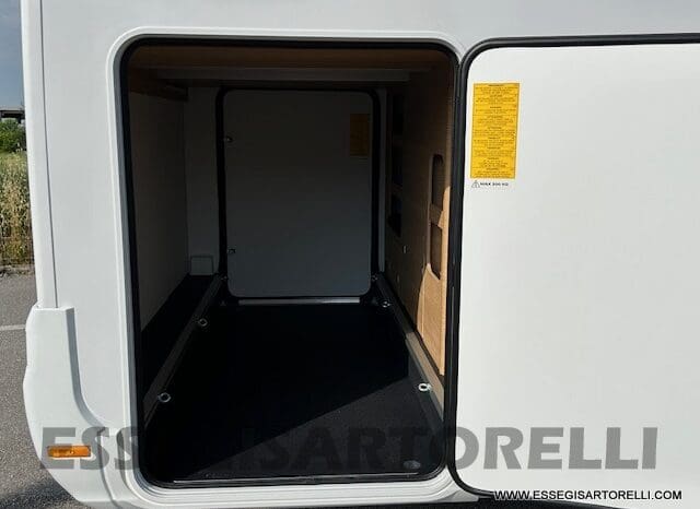 ADRIA SONIC PLUS 700 DL GARAGE 140 cv letti gemelli GAMMA 2025 FACE TO FACE AUTOMATICO pieno