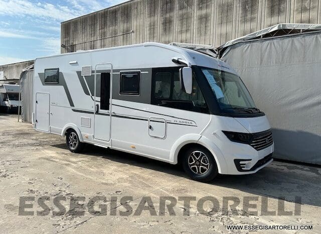 ADRIA SONIC PLUS 700 DL GARAGE 140 cv letti gemelli GAMMA 2025 FACE TO FACE AUTOMATICO pieno